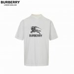Burberry 巴宝莉 25Ss暗纹刺绣战马短袖 修身版型 客供平织棉,由微型针织的工艺技术制作,丝丝细雨般的质感突显,略带弹性的面料让细节感和柔触感更是无可