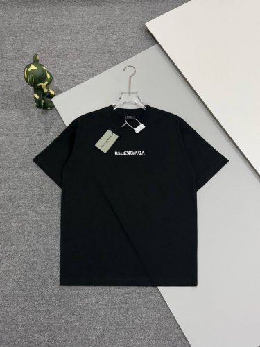 高版质］balenclaga 巴黎世家 前后面采用高工艺错觉logo刺绣后幅用凸出刺绣t恤圆领，面料定制32支280克纯棉精梳面料。进口百灵达高工艺绣花机15w