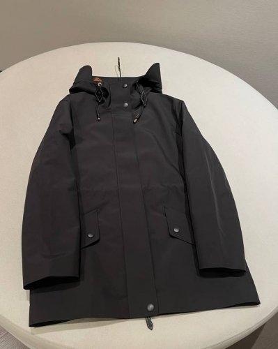 P1140 尺码：36 38 40 bb* 英伦经典款嘎巴甸连帽束腰夹克抽绳风衣外套 原厂客供面料，代工品质，经典重塑，轻盈的连帽外套。承袭品牌百年英伦格调，利