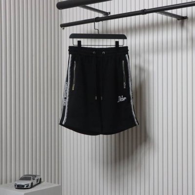 Dior 迪奥 侧边字母织带短裤 面料采用360克刷毛面料 订染颜色后整蚀毛处理 对照原版做丝滑超柔处理 布面肌理股线清晰明显 垂感一级棒 做工精致都到达外贸出