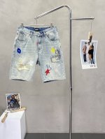 Dsquared2第二次方独家专供新款 休闲牛仔短裤高端版本！专柜定制面料 透气舒适度高，细节无可挑剔，品牌元素设计理念，体现高品质。Logo图案，手感细腻柔软