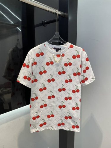 lv* 25新品刺绣短袖T恤 精致短版型上身巨显瘦 大工厂p工艺 低调奢华 时髦精必备单品解锁所有穿搭 认准我家品质 时髦又高级 经典版型百搭不挑人 白色 S