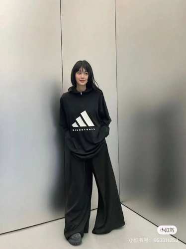 g2324# 顶级版本 力推！ Adidas 阿迪达斯 Basketball 四色硅胶Logo大版型 情侣款短袖T恤 Oversize大版型，220斤230斤轻