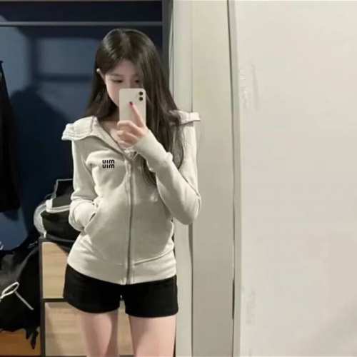 Miumiu缪缪 美式连帽收腰螺纹纯棉卫衣拉链外套 Color: 灰色 Size: M-Xl M 胸围88 衣长54 Cm L 胸围92 衣长55 Cm Xl