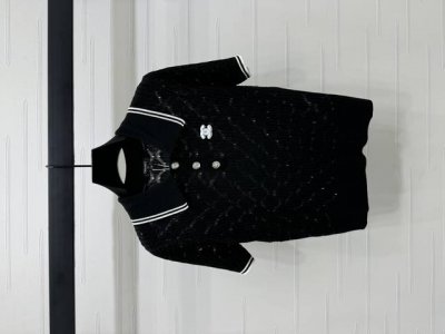 上新原单高端品质 Chane* 2025春夏最新系列！波浪纹翻领针织短袖！定制羊毛针织纱线织造 舒适软糯 弹力十足 翻领针织短袖裁剪 成衣选用高级走针工艺 竖坑