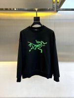 P250 Arcteryx 始祖鸟、Aw秋冬新品廓形圆领套头卫衣！面料采用进口定织定染全棉双纱紧密棉，布面干净.，布纹清晰，柔软舒适，螺纹釆用定染无色差。经典图