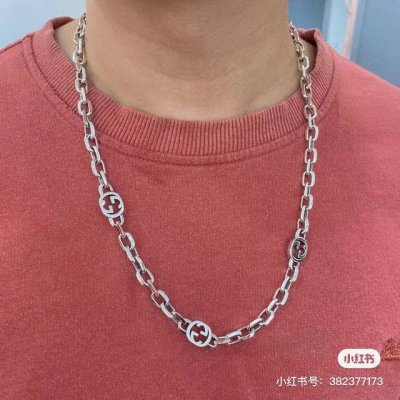 新品上架 Gucci纯银互扣式双G 项链 男生带潮酷哦，女人带秒变女神，送礼这款绝对爆赞，呼声很高的一款套件 双G也是非常经典的元素！！质感还原Zp 中性风格上