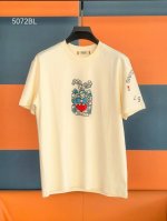 p210 2025春夏系列新品 bal*Y巴利.男士圆领短袖奢华品牌字母Logo标识标注宽松版型剪裁，上身就能体会这款设计带来的年轻与时尚感！整体时尚而有潮流，