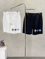 Louis Vuitton路易威登独家专供新款短裤高端版本！专柜定制面料 透气舒适度高，细节无可挑剔，品牌元素设计理念，体现高品质。手感细腻柔软！呈现休闲裁剪，