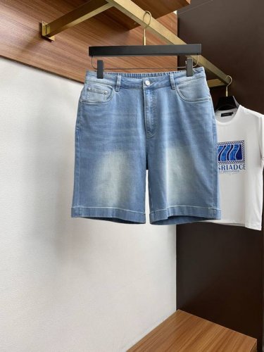 马吉拉 25年夏季新款短裤 定制面料定制Logo，各种五金配件全是进口原材料，不可错过的一款单品 码数：48-56