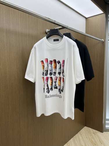 新款 Bbg 2540Fw春夏新品圆领打底外穿T恤，立体感Logo微廓形半袖活性纯棉打底T恤，棉，手感面糯有骨感，柔而有韧性。工艺处理，韧性和抗皱性能得到大幅度
