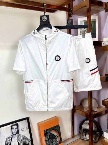 #Mos P400 Moncler 蒙口 时尚高端短袖开衫短裤套装 夏季新款短裤套装！独家首发新品 ，官网同步米兰走秀款 实物拍摄顶级好货！最新顶尖官网原单，全