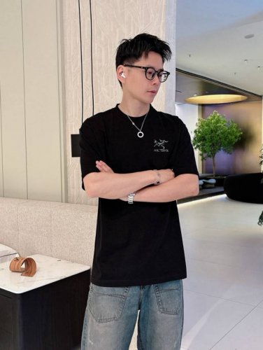 arc 始祖鸟 2025春夏新品 三标齐全 圆领纯棉短袖T恤 好货不用过多介绍 看细节 专柜码数：M-Xxxl 175 140建议L