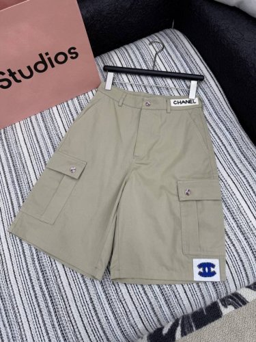 爆款现货 原单品质 Chane*｜25新款中古系列五分休闲裤 爆单系列款 气质女神必入 重工手工 满满的高级感 经典剪裁 拉长身材比例 实力遮肉显瘦！永恒经典是