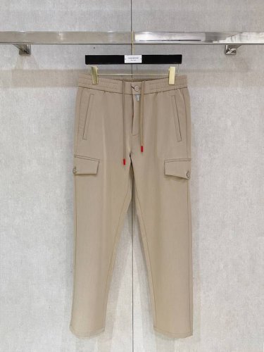 顶级品质 专柜官网同步发售！辅料全部原版定制出品，贸易公司真品订单。高级定制进口面料，以天然植物纖維提炼出来，比一般棉织物轻薄 手感柔软，穿着舒适 完全不易有刺