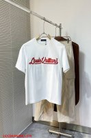 L574 Lv路易威登 字母刺绣罗纹短袖 工艺说明：面料采用16支单纱紧密麻棉，定制3针毛织空心棉领，进口刺绣，整体走线平直细腻，面料舒适柔软，颜色一致无色差