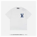 LV 25Ss 老花字母刺绣毛巾绣短袖 面料采用230克重精梳棉 定制32支1*1螺纹 成衣两遍水洗处理 面料舒适亲肤无异感 定制定染面料 纺织密度高 垂感佳