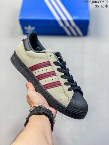 阿迪达斯 Adidas Originals Superatar 棕白贝壳头 原装公司级实拍 采用全新头层拼接皮革材质 后跟采用特色3D立体印字 渠道正品订单 诠