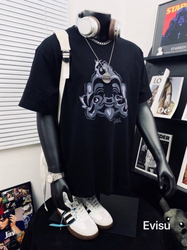 evisu福神新品佛头印花男女休闲短袖T恤 不得不推荐一款非常受欢迎的硬货！夏季你需要这样一件超百搭的T恤官网发售 采用的技术是德国进口的数码印机 所以印花是超