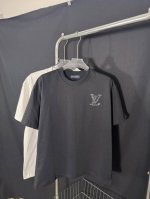款号：He206 Louis Vuitton-Lv路易威登夏季烫钻短袖 面料采用2 克双股双纱纯棉面料，手感舒适柔软，上身舒适透气，领口采用同缸同色罗纹，不紧绷
