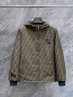 P440 芬迪 三标齐全 双面穿Ss冬季新款羽绒棉服外套，秀场新品品相非常完美，舒适保暖，色泽饱满诱人，非常出彩的设计，轻松将时髦感进阶，做工极为考究严谨，走线