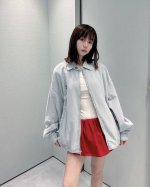 miumi* 25Ss春夏新款 浅色水洗条纹牛仔外套 原版开发 高版出品！洗水工艺绝绝子！棕色刺绣字母Logo低调奢华，原版定制色织条纹进口洗水牛仔柔软细腻质感