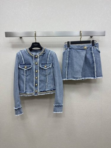 25Ss Balmai*N巴尔曼新品 牛仔夹克半裙 复古甜酷风 圆领链条设计 定制纽扣时髦精必入 气质圆领休闲版型不挑人显瘦绝绝子 做工品质看细节 一套搭配 S