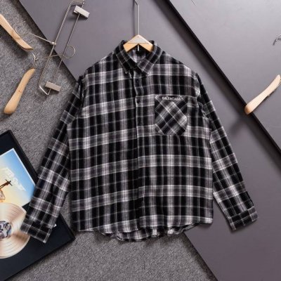 新款巴黎新款爆火磨毛衬衫Balenciaga24Ss后背字母印花Logo色织格子衬衫上衣 1手感舒适柔软，拥有既织物不褶皱的特性！ 2做工细节完美把控，后背采用