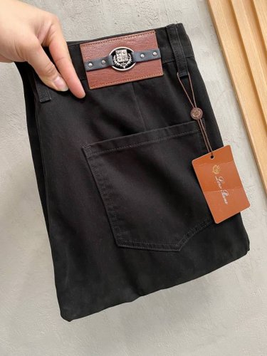 Lp 男士时尚潮流大裤脚牛仔裤 官宣画册海报穿搭款 客供高级进口的丹宁原色面料 特选日本冈山纯正13Oz 盎司牛仔布料 重磅环保植物酵素水洗工艺 肌理有着淡淡的