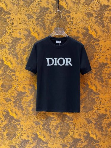 主推！ 迪*Dior 25Ss春夏新款首发专柜最新款短袖圆领T恤 高端订制 设计前卫时尚！品牌Logo重工艺设计 高端定制240克面料.手感柔软.穿着舒适.专柜