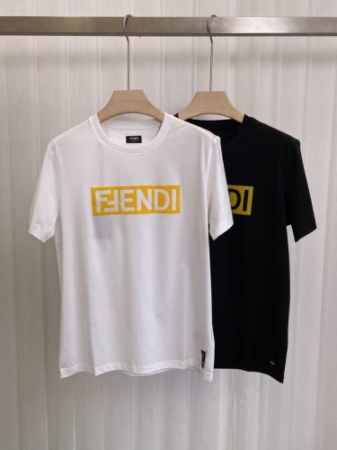 fe&Ndi 25春夏新品立体黄色植绒字母标识短袖T恤，定制80支双股丝光棉面料；黑色 白色 S～Xxxl