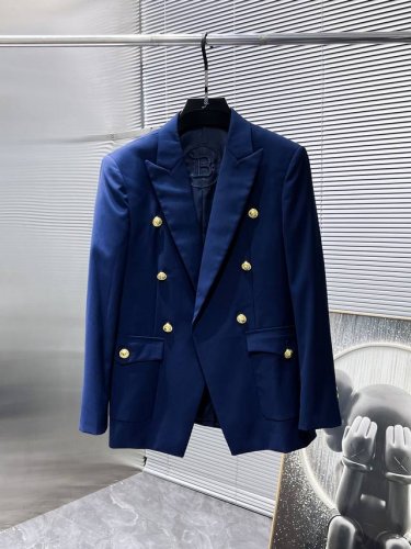 巴尔曼 2025Ss春秋新款 西装 西服 ，高端版本！专柜定制面料 透气舒适度高，细节无可挑剔，品牌元素设计理念，体现高品质。手感细腻柔软！呈现休闲裁剪，上身版