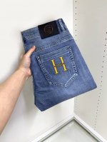 Hermes 爱马仕 爆款来袭 新款新品 专柜有售 实体店已极品牛仔裤专柜原版1:1好货，适合各个年龄段。市场最高版本的欧洲进口面料。舒适柔软亲肤，上身效果超级