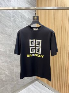 纪梵希 2025年春夏新品上新 三标齐全 丝光棉圆领短袖T恤 好货不用过多介绍 看细节 专柜码数 M-Xxxl 175 140建议L
