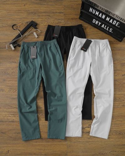 lululemon露露乐蒙 Abc 系列 Warpstreme面料 Fw22 纯色直筒抽绳休闲裤 男款 这款经典剪裁的男士长裤适宜搭配不同上装 弹力面料搭配透气