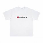 90 高品质露露Lululemon25Ss印花短袖！胸前品牌字母Logo大牌感十足！高端大气完美演绎，经典圆领不挑人版型上身巨显瘦 面料采用230克纯棉面料，保
