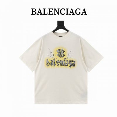 Balenciaga 巴黎世家 手绘Bb字母印花圆领T恤 定制高克重 针织棉面料精心制作，手感特别的扎实，质感拉满，松软细腻上身舒适，优越的吸湿排汗性能，不闷热