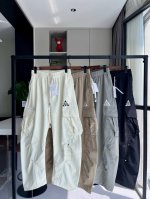 Acg耐克工装多口袋直筒裤 nike耐克Acg新款宽松工装多口袋直筒裤 拯救弯腿 四个颜色都很可 也是比较好搭配的 穿上超有型 亲肤面料 亲肤柔软 垂感十足 口
