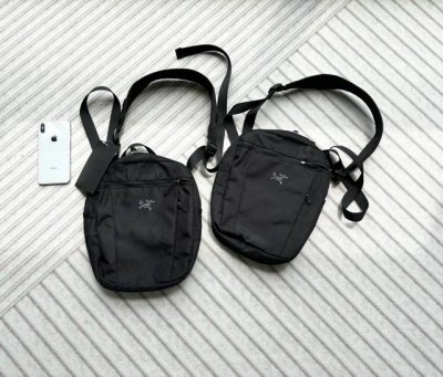 原厂产始祖鸟Arcteryx Slingblade 4L 城市休闲单肩斜挎包 单黑色 百搭不挑人 尺寸：29*24Cm 4L 男女均可 背法比较多，可适用任何日