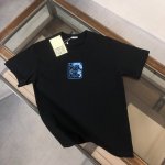 Loewe 罗意威 24Ss夏季新款圆领短袖T恤！270克重磅高端纯棉面料，手感质感都极完美！修身裁剪设计干净利落！时尚又好看！走线做工非常精致！版型效果超赞！