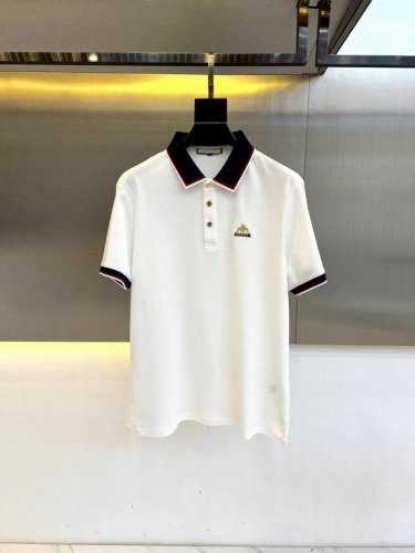 gucc古驰、25春夏时装款短袖丝光珠地棉Polo衫！甄选高级进口成衣定织珠地面料，老牌工坊成衣工序定织定染，极为奢华特殊的材质，面料属性皆为上乘，丝光工艺处理