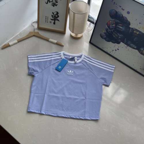 2025夏季新款三叶草女款短袖 郑雅贤同款 三条杠拼接设计 胸前经典小标刺绣短袖 尺码 S M L Xl 衣长