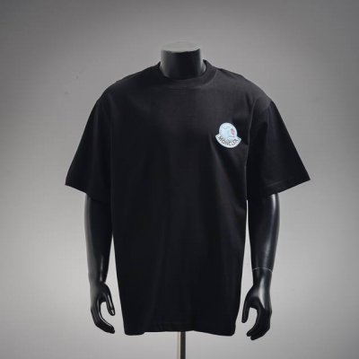 moncler 蒙口2025Ss毛巾绣签名Logo短袖T恤 定制云舒绒棉平纹柔软细腻舒适贴肤标志性Moncler标识点缀于胸前 仿佛艺术家的灵魂印记辨识度拉满低
