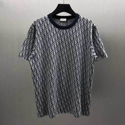 Cd 提花字母针织衫 Size : S-Xl 这款针织 衫饰以经典的 Oblique 印花。采用灰色、蓝色和黑色棉质提花面料精心制作，直筒剪裁，罗纹细节更加精致