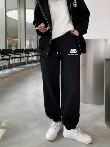 120包邮 balenciaga巴黎世家锁扣百搭宽松卫裤束脚裤休闲裤子 ｜无敌版型｜｜男女同款｜ 面料采用超高品质华棉/最大的优点就是亲肤性跟保形性好 顶级面料