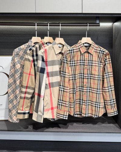 Burberry衬衫经典Ss新款格子经典对格长袖条纹衬衫 经典格纹对格长袖衬衫 面料采用100%纯棉格纹原版定制面料 面料属性舒适 透气 水感柔软 色织格纹纹路