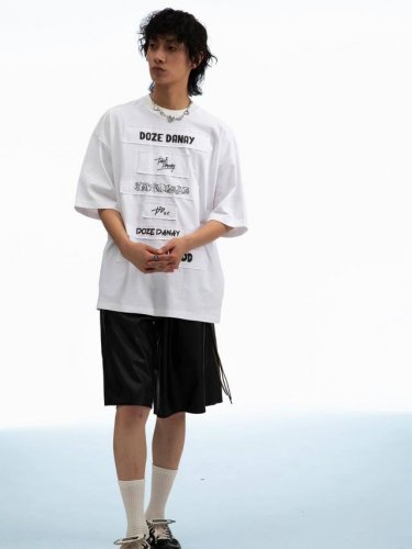 模特图# Louis Vuitton 路易威登Ss24贴布印花刺绣多拼款式短袖T恤 -面料采用320G %纯棉双纱面料 同缸定染特种加粗32支双股1X1螺纹克纯