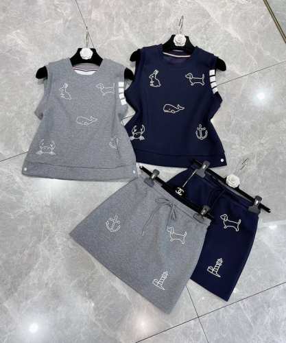 上新 独家高定套装首发 25Ss Thom Brown*春夏独家爆款学院风休闲趣味动物印花背心半裙套装 面料是高克重的进口棉混纺 全部都是高密进口机器织成 所有