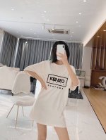 上新！Kenzo 情侣款圆领短袖T恤，全部采用上等原料，质感好颜色鲜明！ 这种款式上身绝对吸睛，基础款的圆领Tee,男女均可驾驭！ 尺码：S-3Xl 颜色：黑色