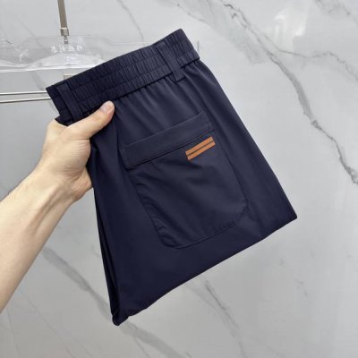 zegna*杰尼亚 2025春夏新款男士休闲裤 独家专供新款春夏休闲裤 高端版本 定制面料 透气舒适度高，细节无可挑剔，品牌元素设计理念，体现高品质。手感细腻柔